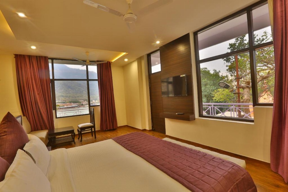 Junior Suite with Balcony