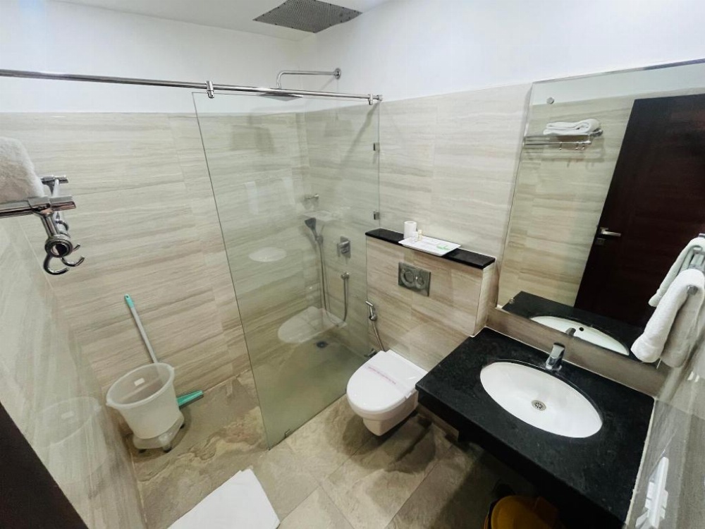 Room image 5