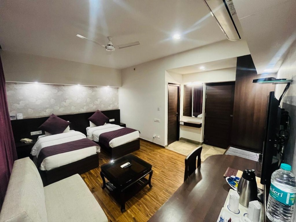 Room image 2